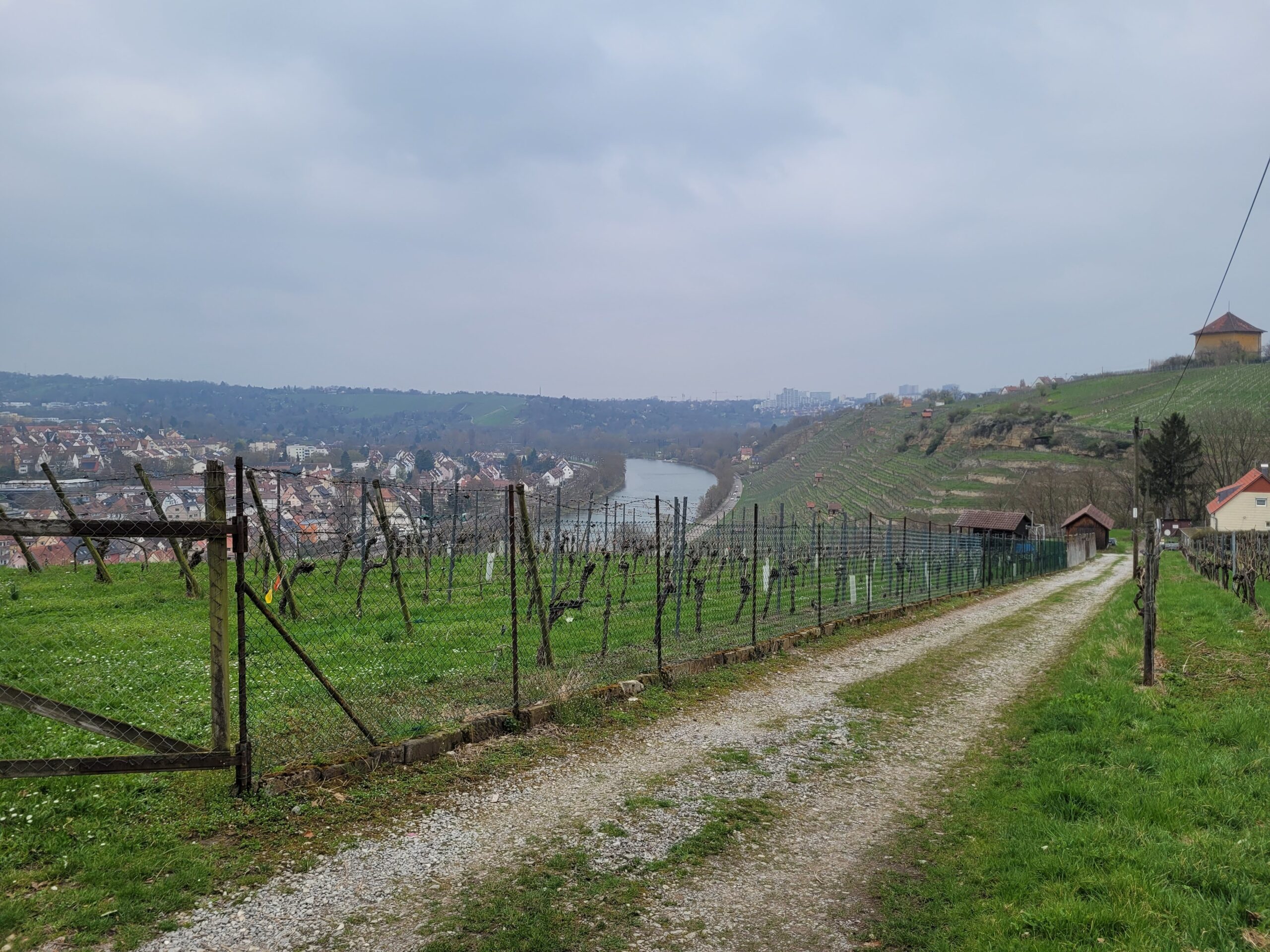 Zwischen Neugereut und Bad Cannstatt geht es weiter im Grünen