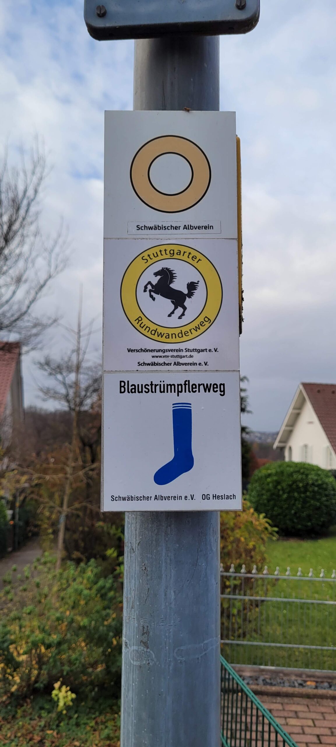 Hier treffen sich Rössleweg und Blaustrümpflerweg