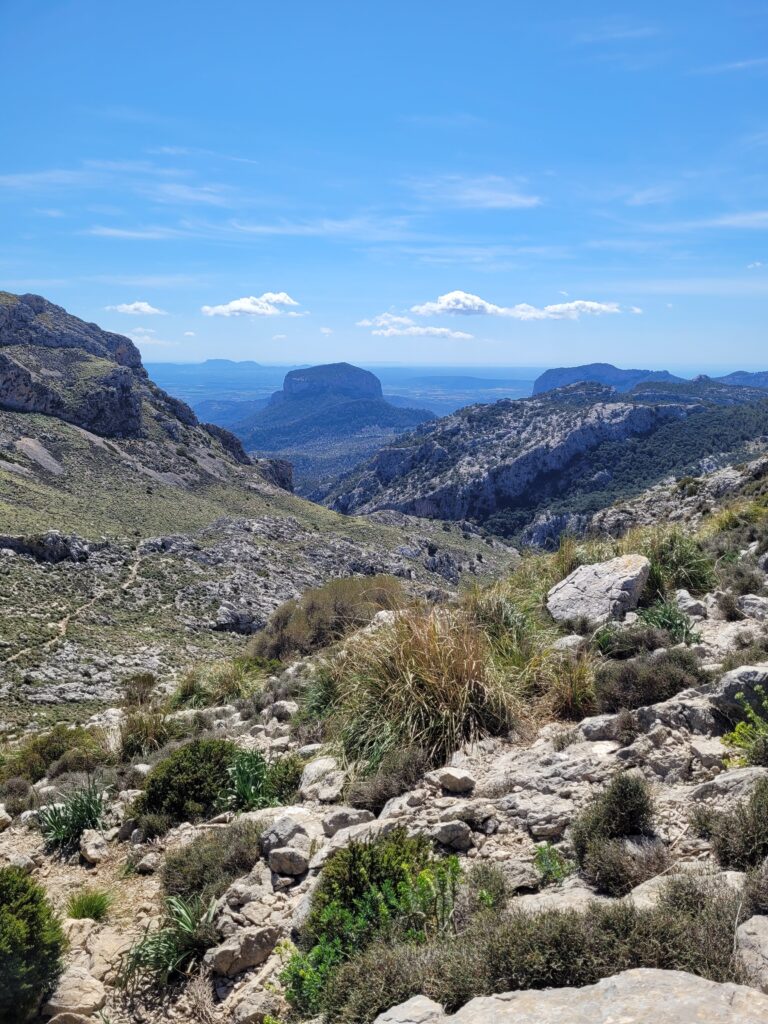 Der traumhafte Ausblick, nachdem wir den Morro de Cuber überstiegen haben.